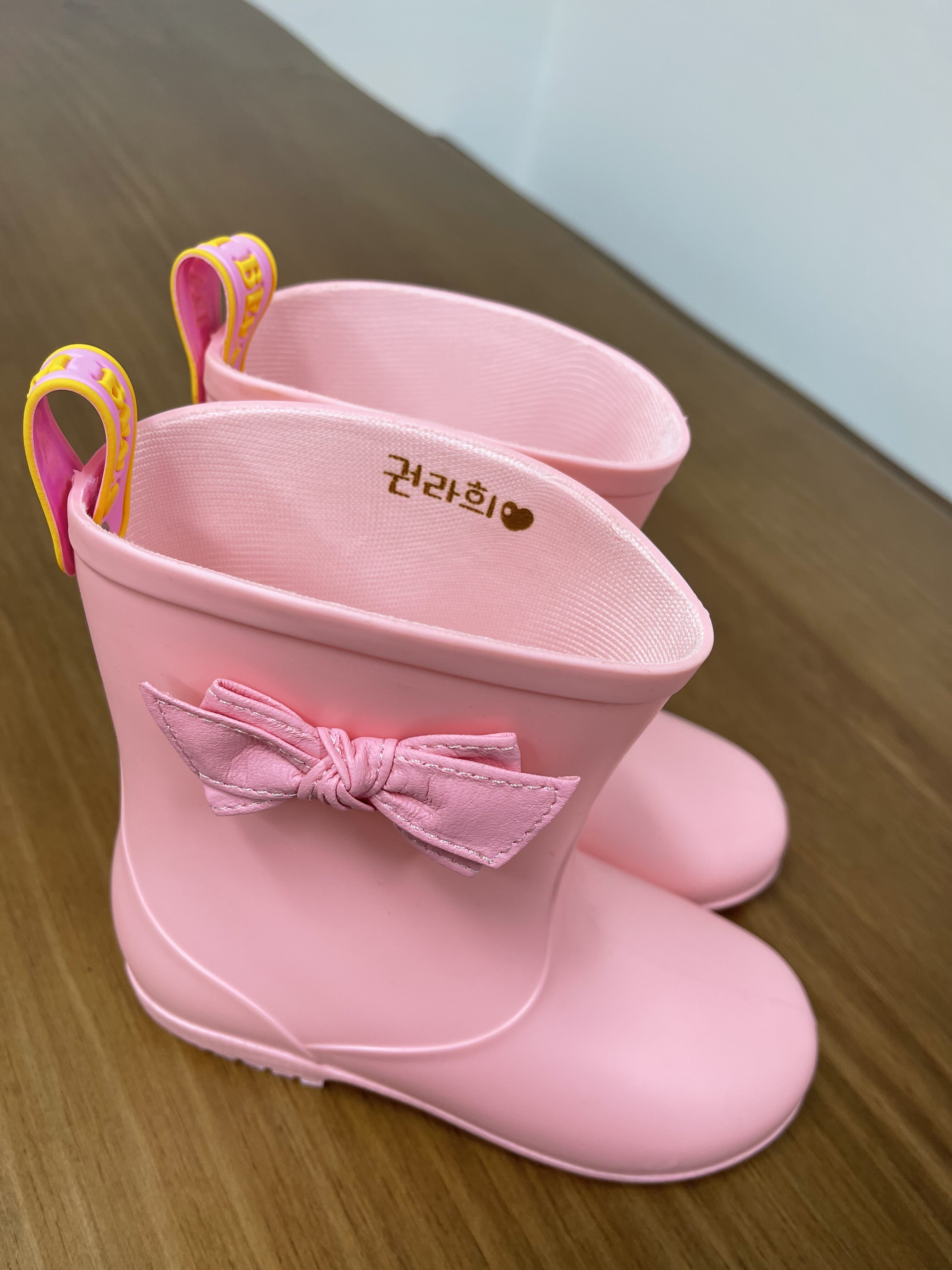 캡션 장화